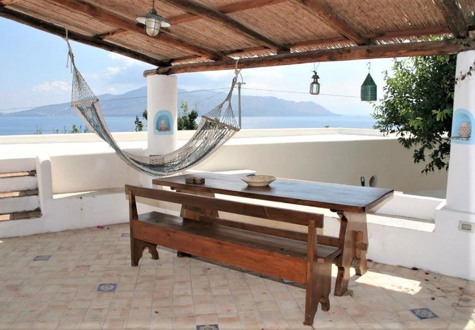 Case Al Mare - Terrazzi Panoramici E Ampio Giardino 圣马丽娜－萨利娜 外观 照片