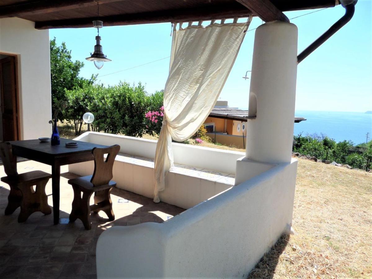 Case Al Mare - Terrazzi Panoramici E Ampio Giardino 圣马丽娜－萨利娜 外观 照片